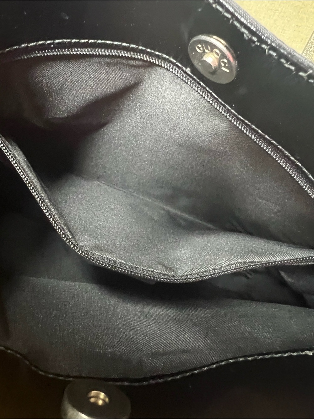 GUCCI BLACK GG CANVAS SHOULDER BAG - Picture 12 of 15